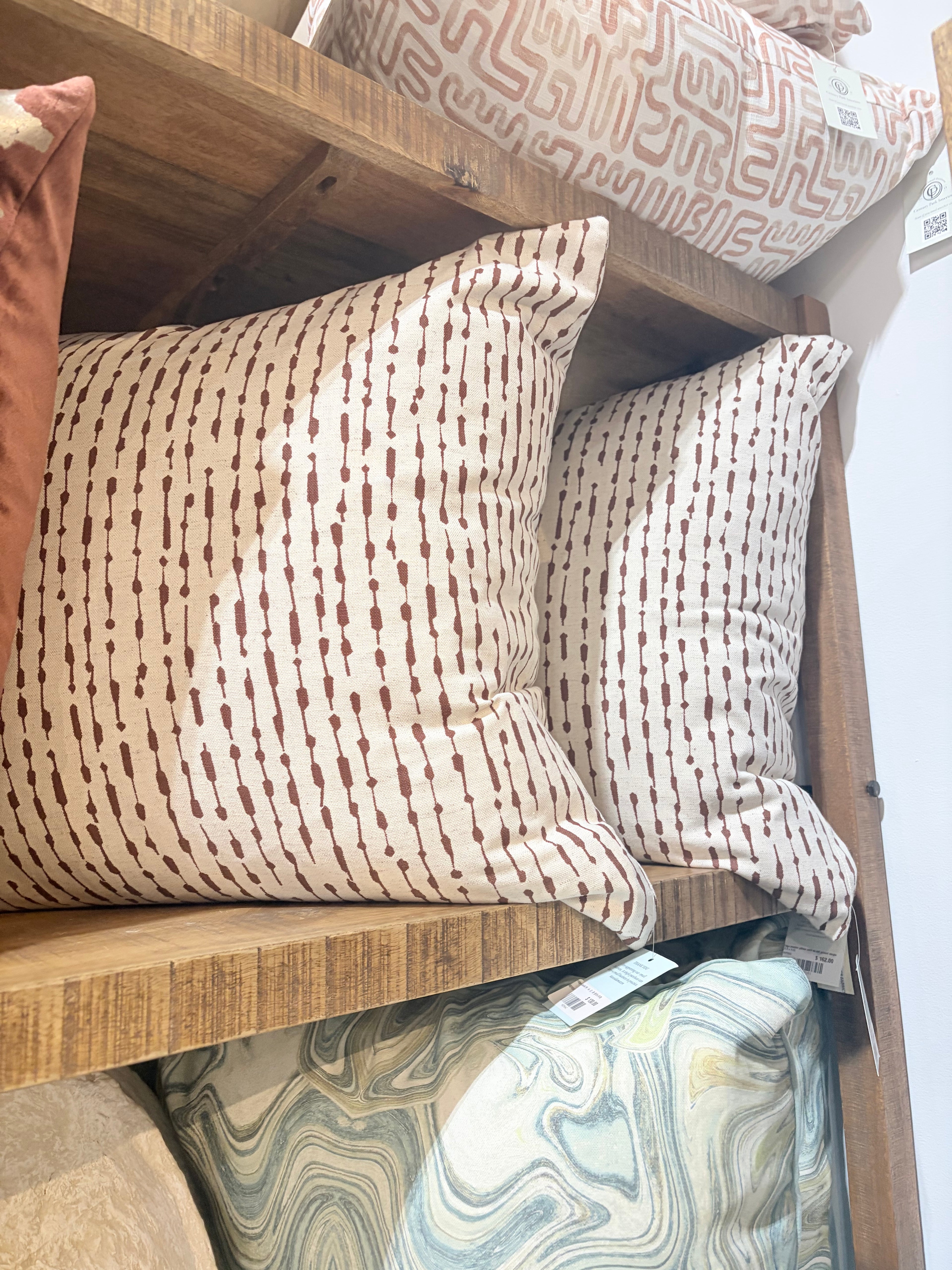 Luxury Ridge Pillow