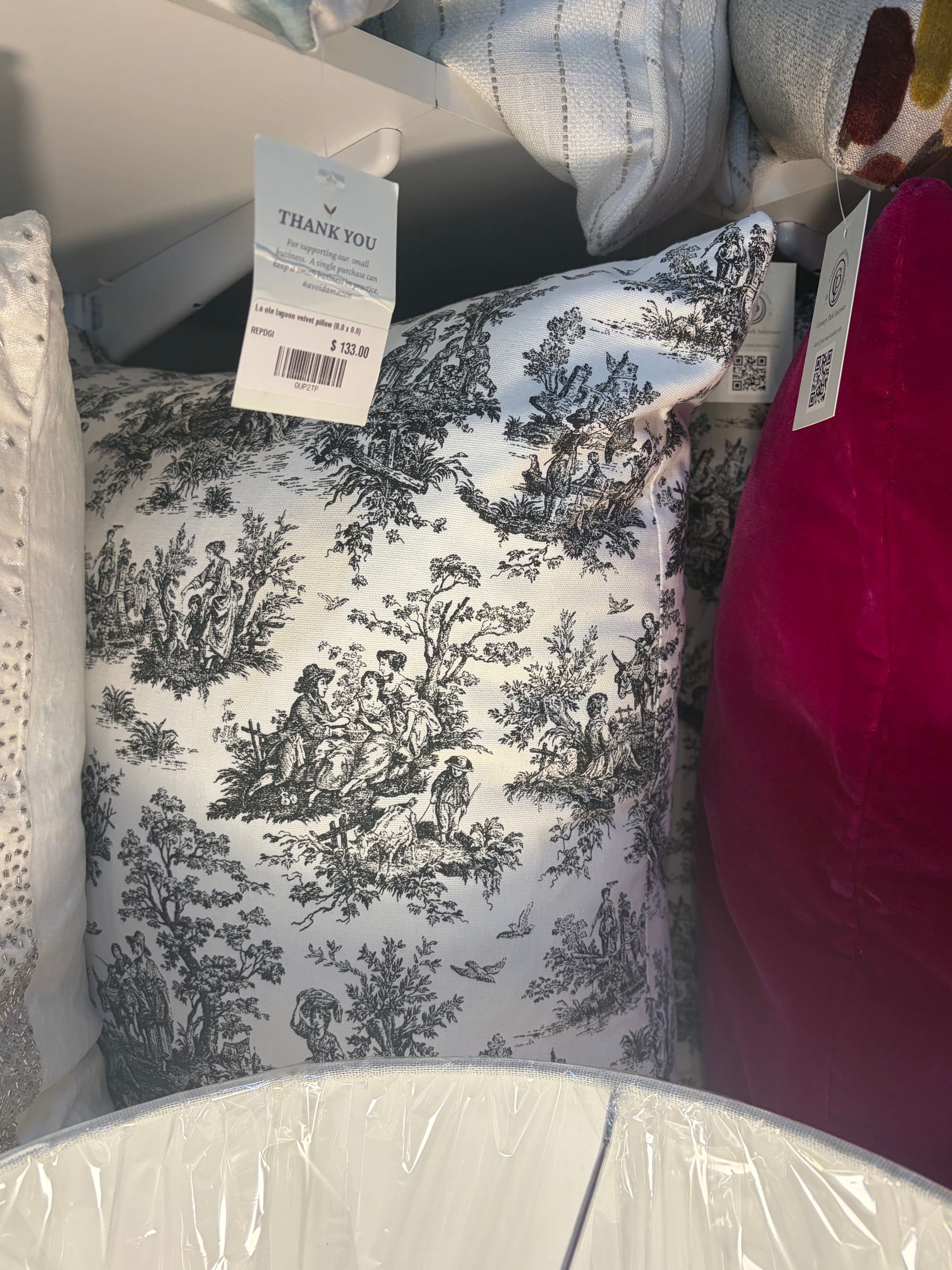 Jamestown black pillow