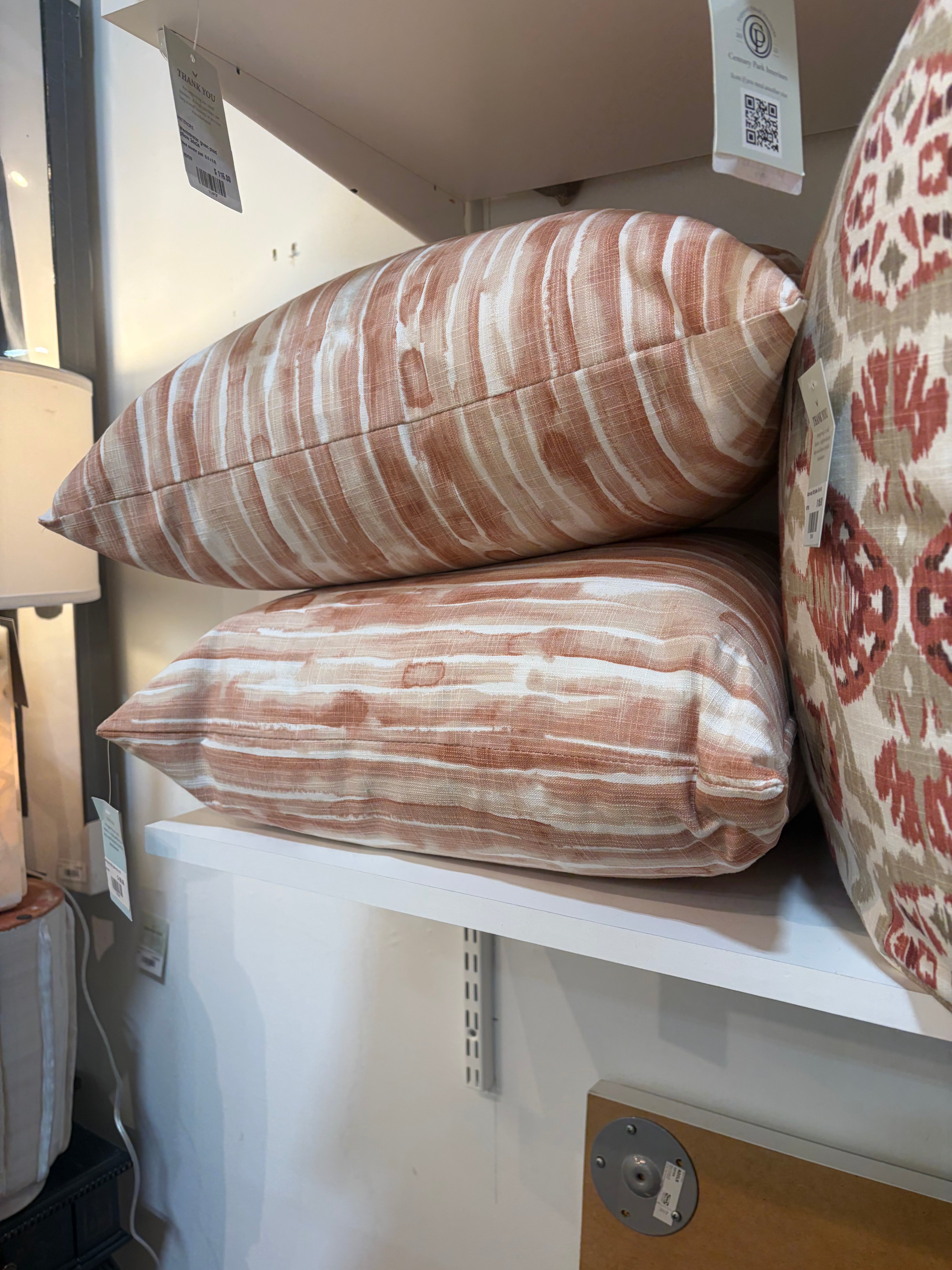 Lina blush 20" Pillow